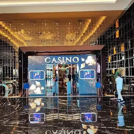 Grand Sapphire & Casino Phicardou