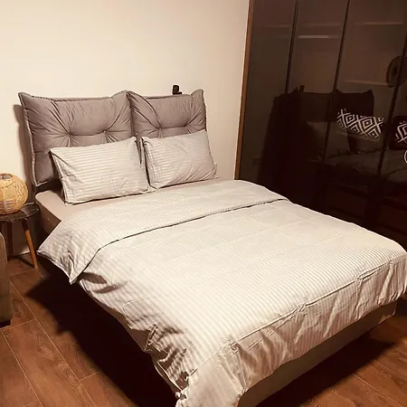 Grand Sapphire Flat *